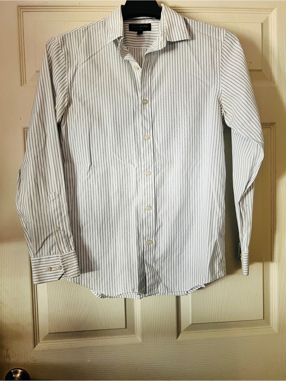 Banana Republic White Dress Shirt with Thin Gray Stripes SIZE SMALL